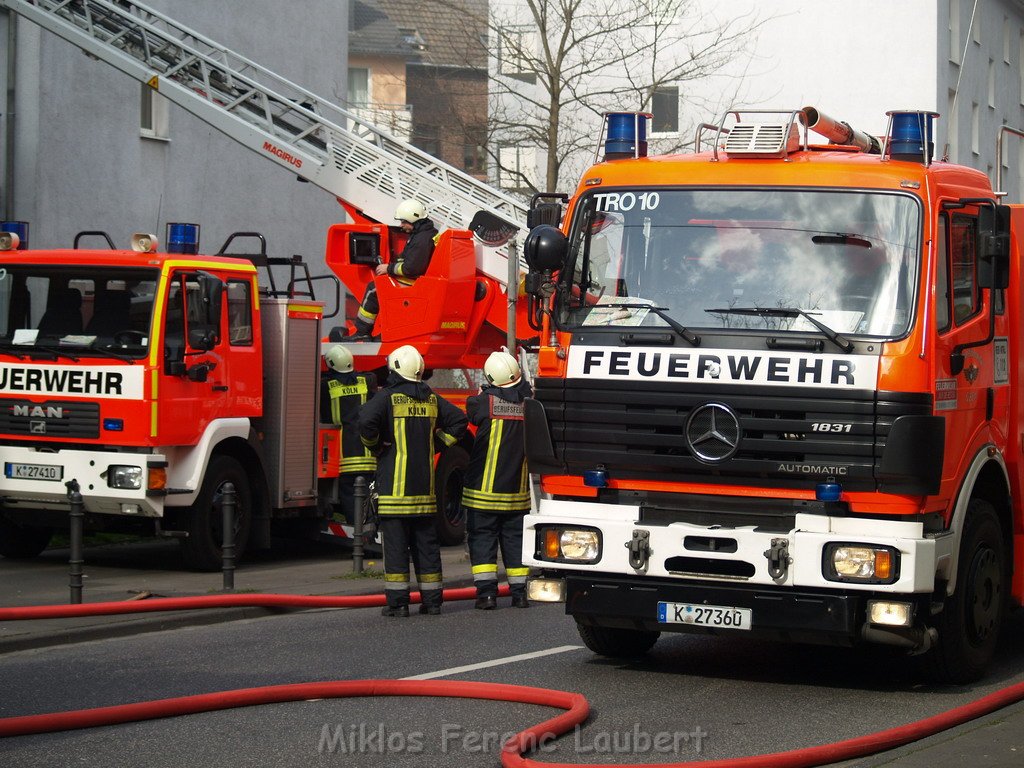 Dachgeschossbrand Koeln Muelheim Duennwalderstr  038.JPG